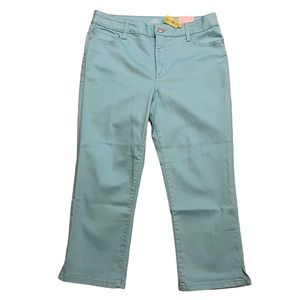 NWT St. John's Bay Turquoise Mid Rise Capris.  Size 12T
